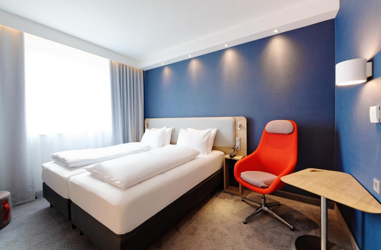 Holiday Inn Express - ルステナウ エクステリア 写真