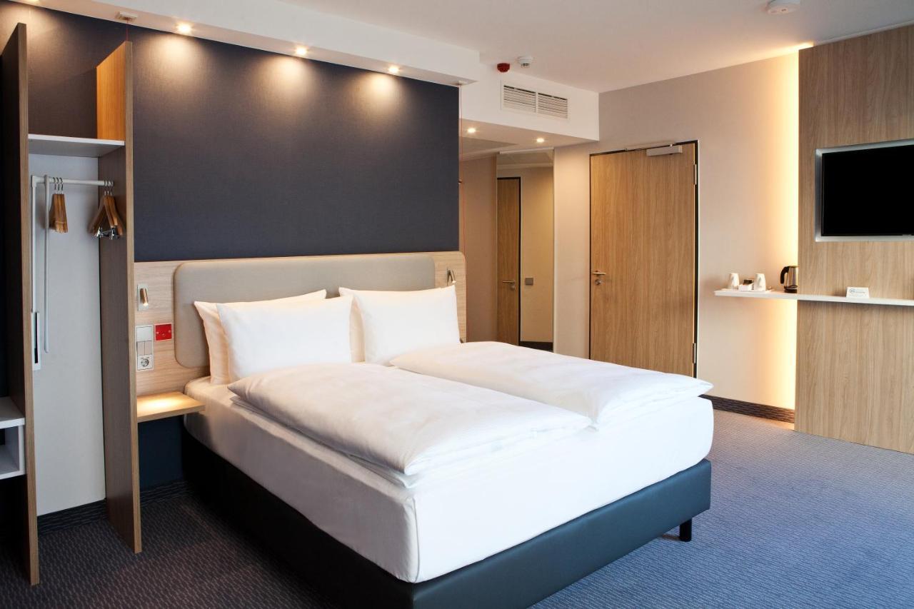 Holiday Inn Express - ルステナウ エクステリア 写真