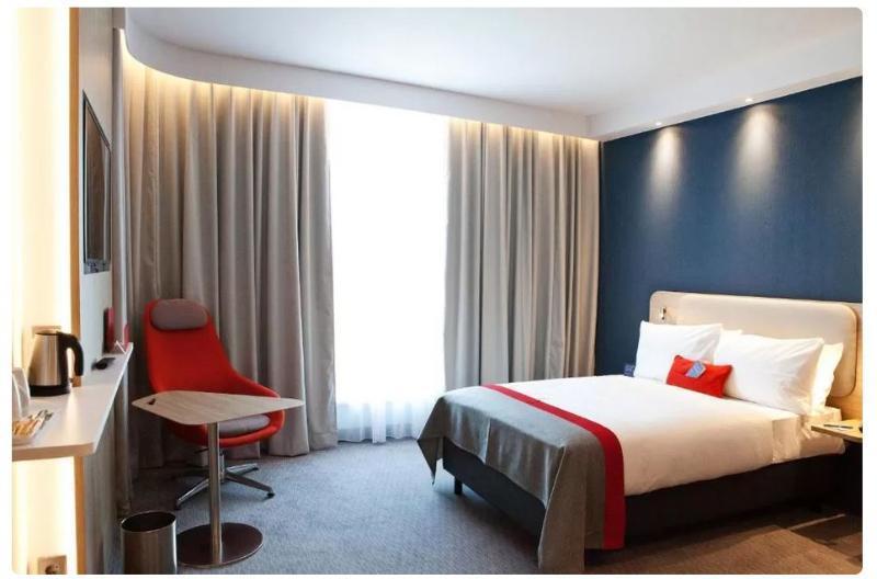 Holiday Inn Express - ルステナウ エクステリア 写真
