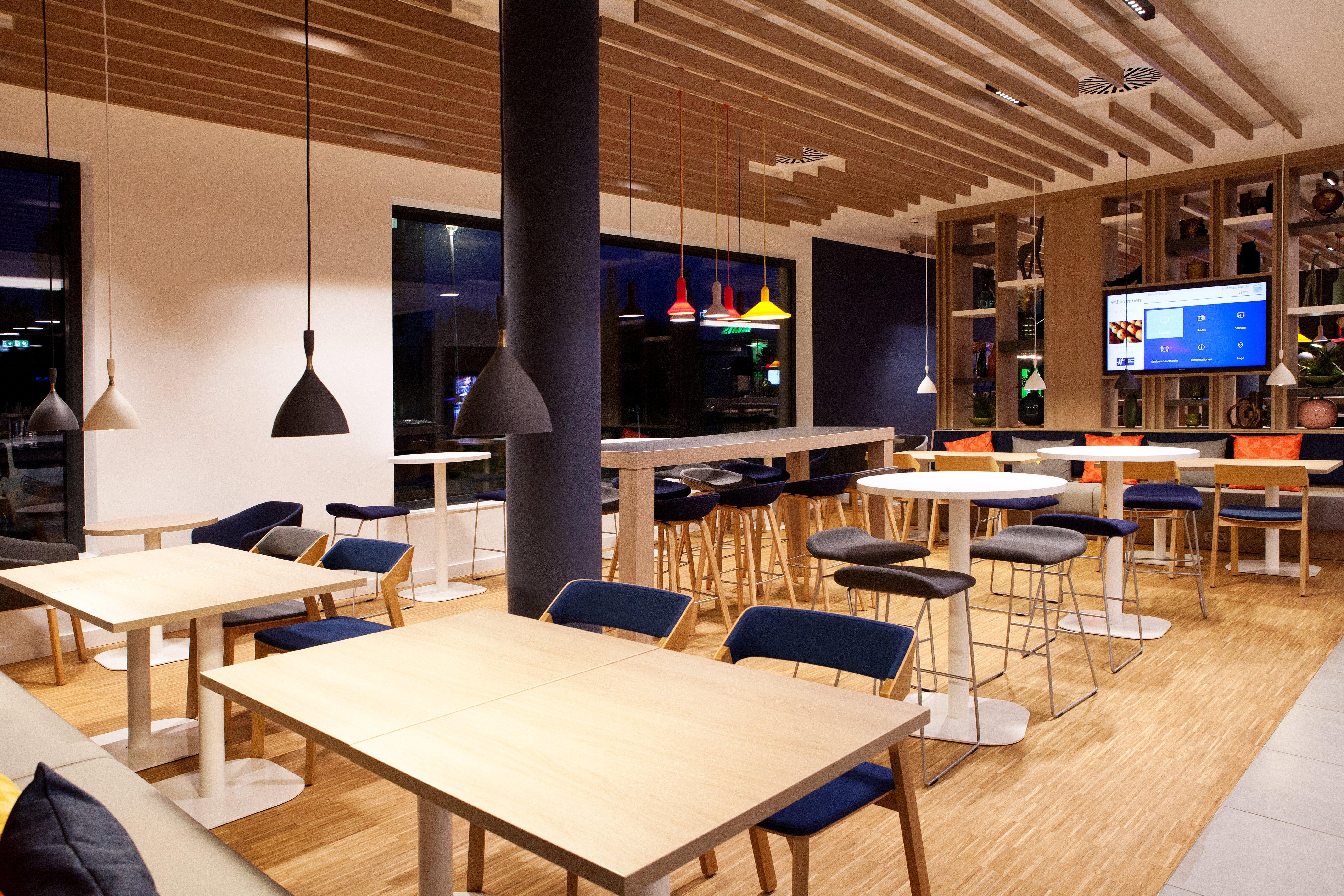 Holiday Inn Express - ルステナウ エクステリア 写真