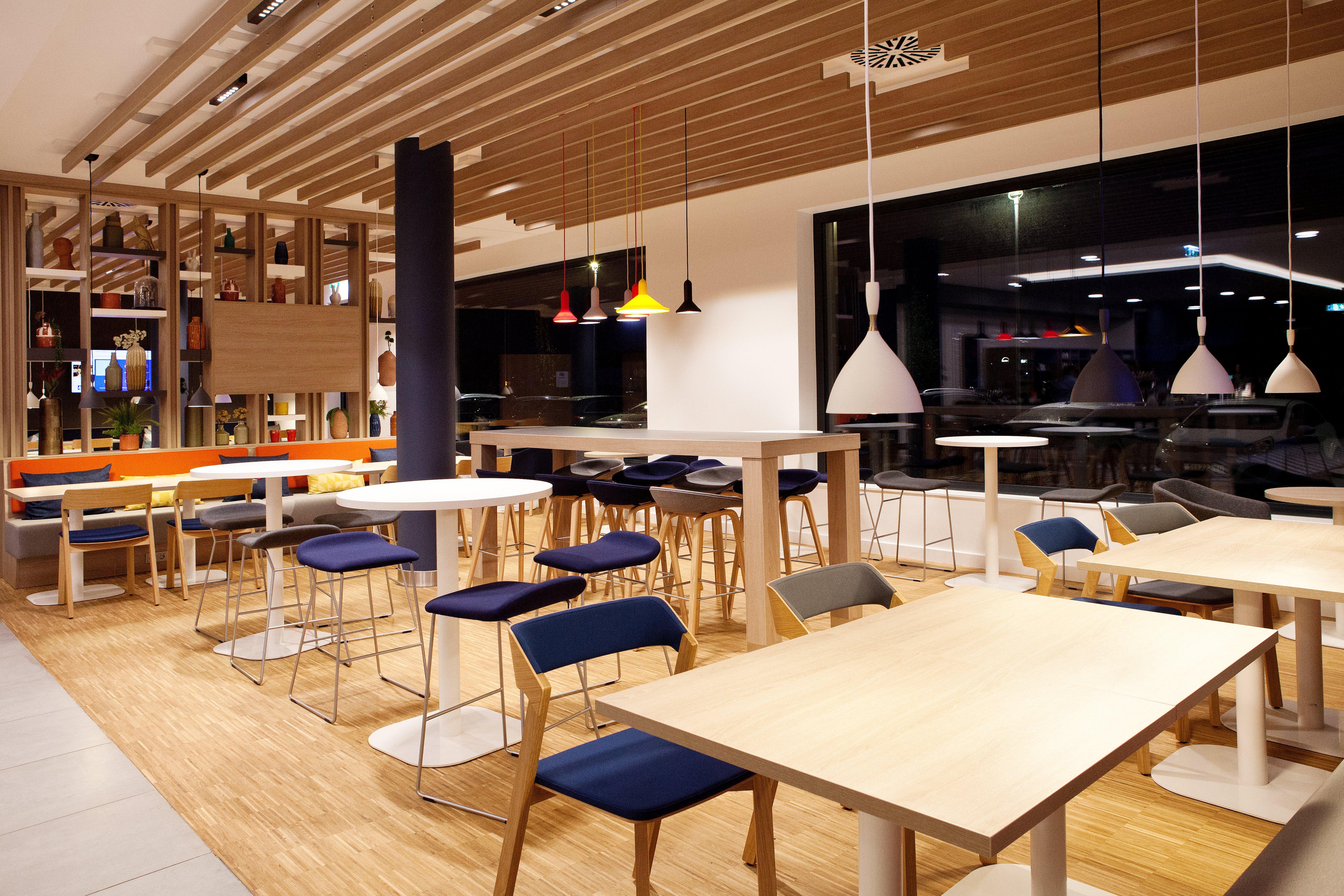 Holiday Inn Express - ルステナウ エクステリア 写真